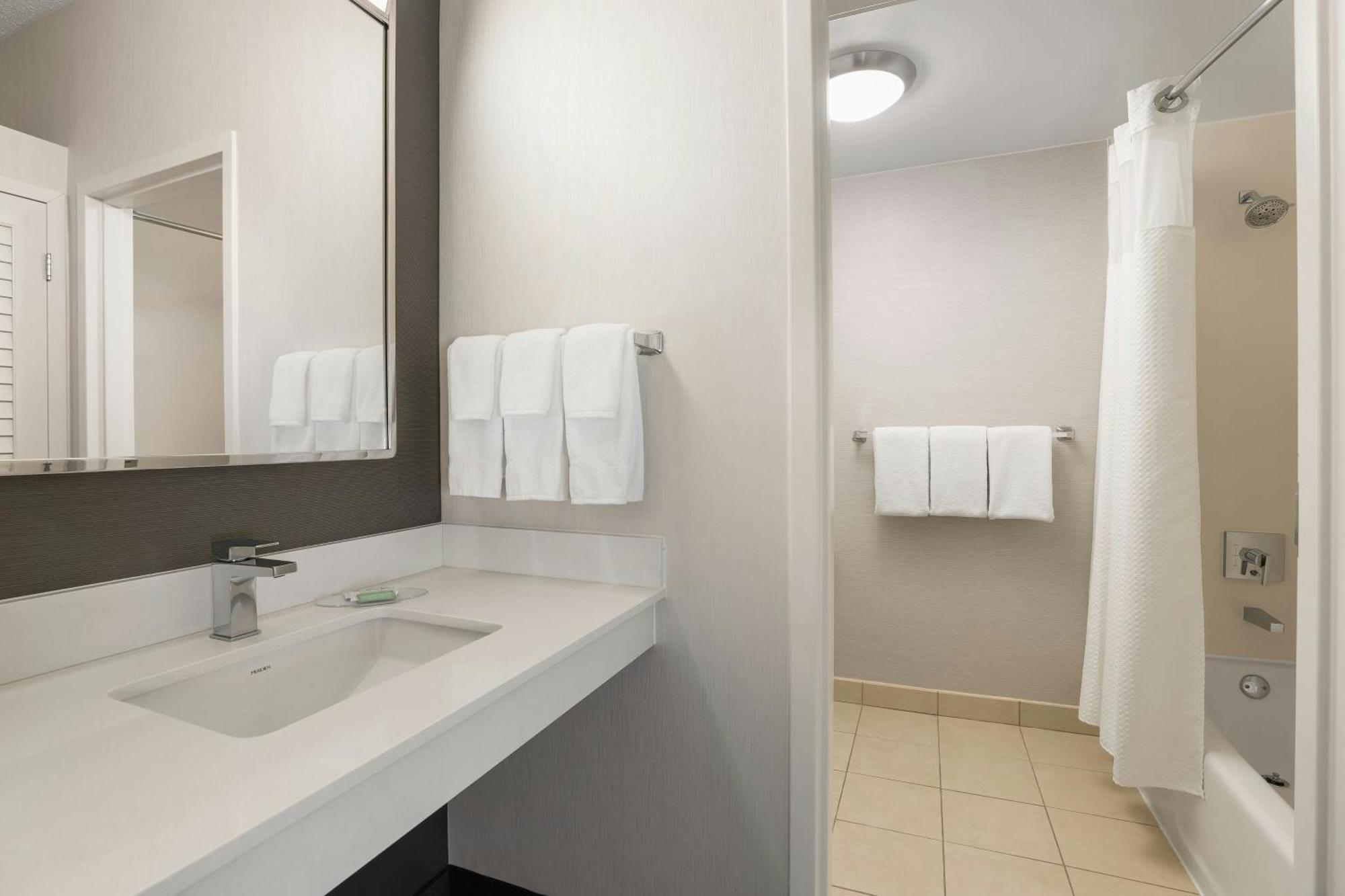 Courtyard By Marriott Minneapolis-St. Paul Airport Mendota Heights Exteriör bild